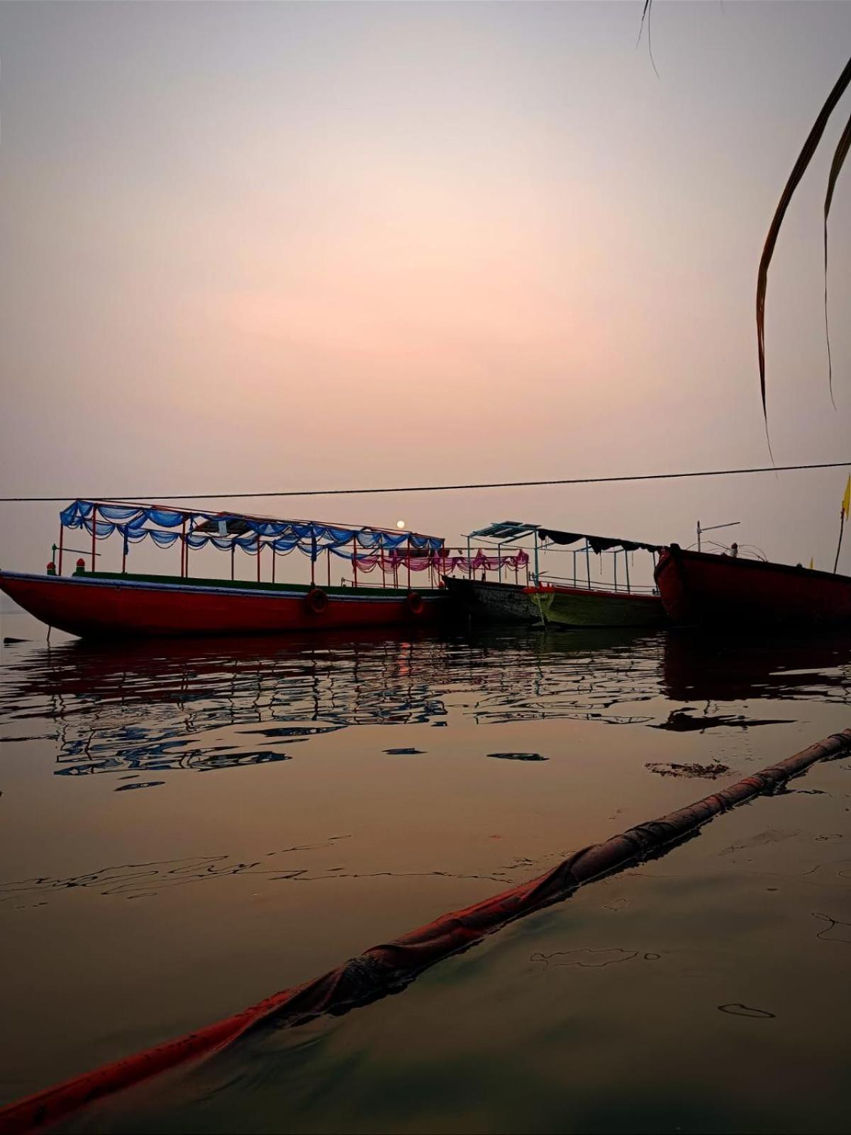 Jpm Guest House Varanasi Esterno foto