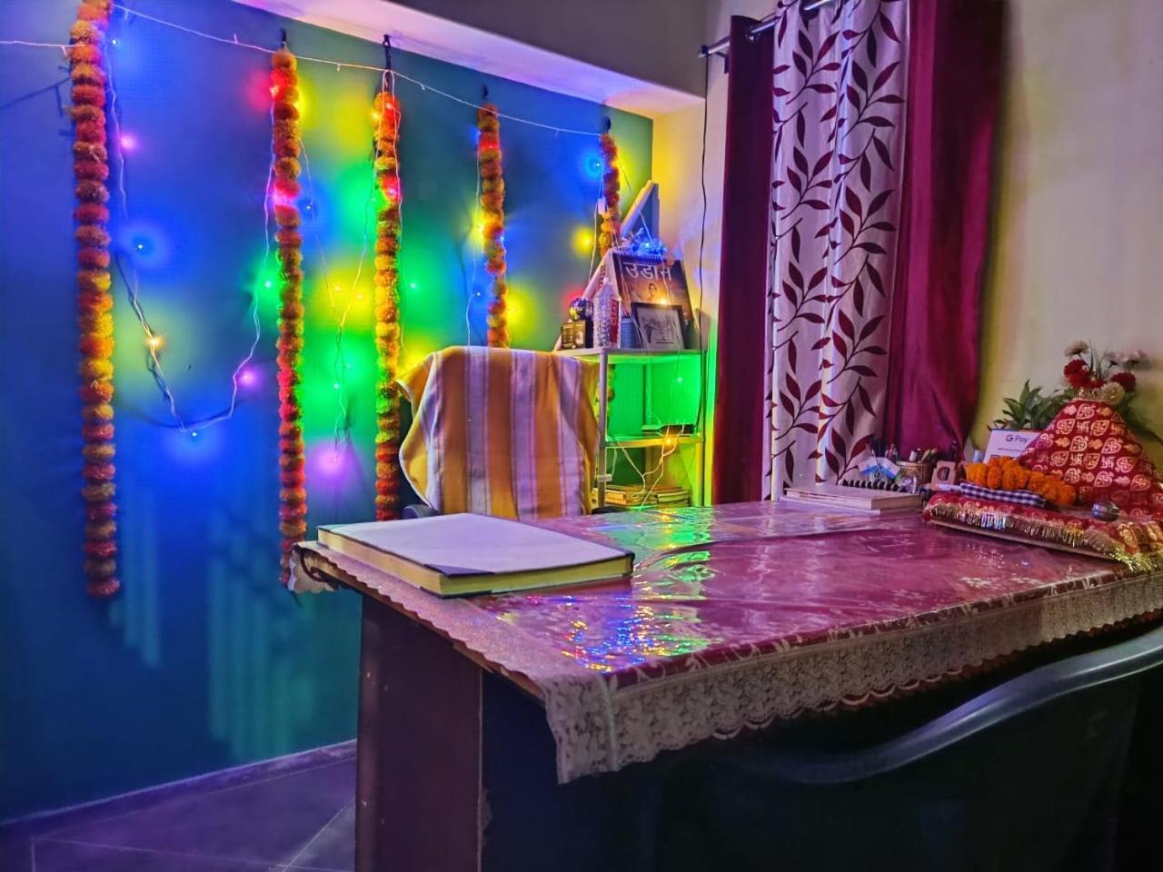 Jpm Guest House Varanasi Esterno foto