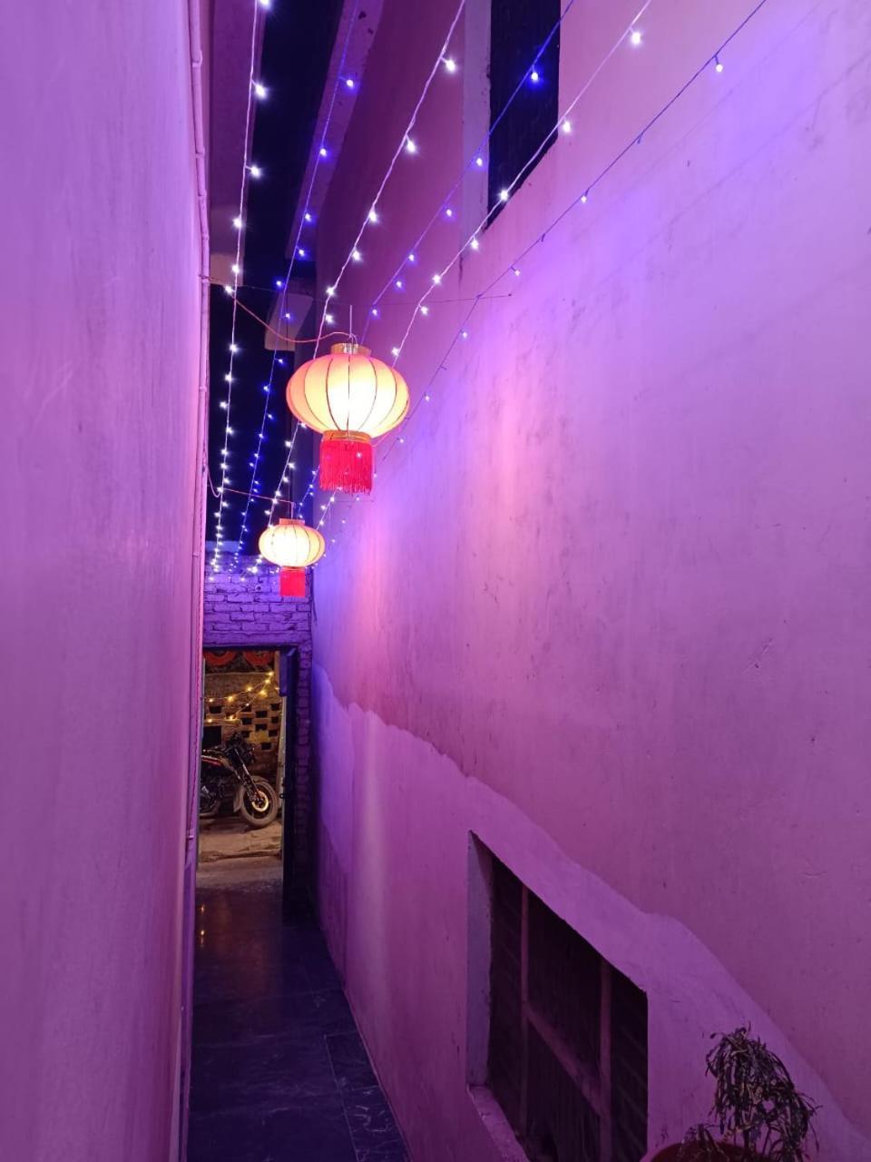Jpm Guest House Varanasi Esterno foto