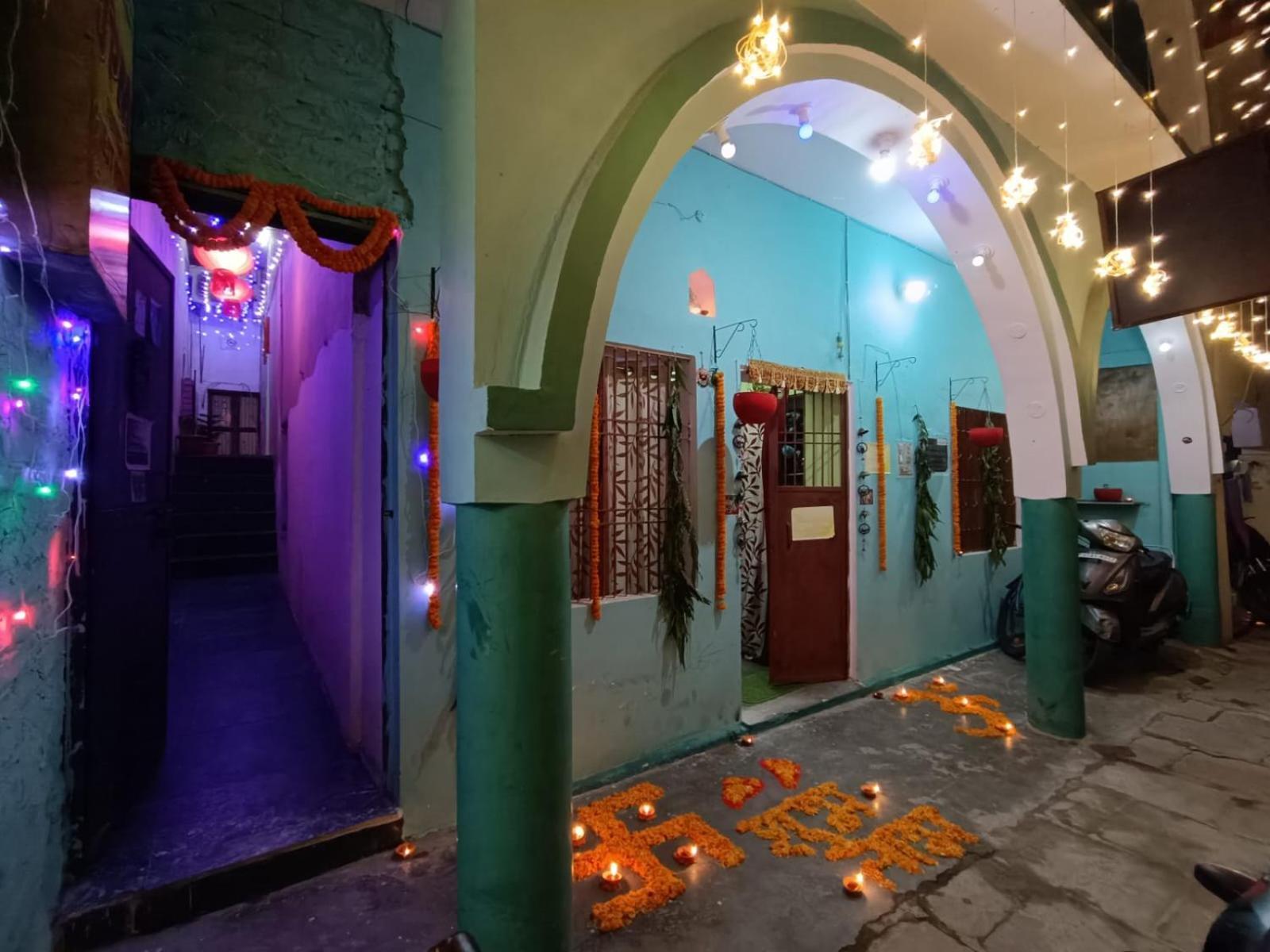 Jpm Guest House Varanasi Esterno foto