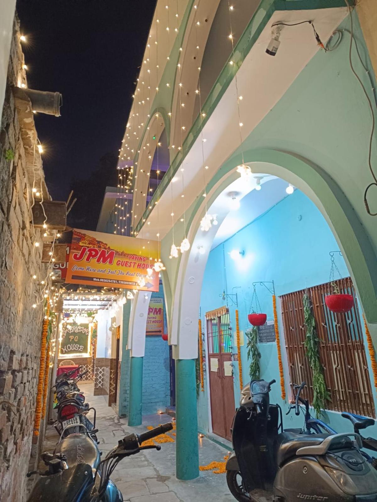 Jpm Guest House Varanasi Esterno foto