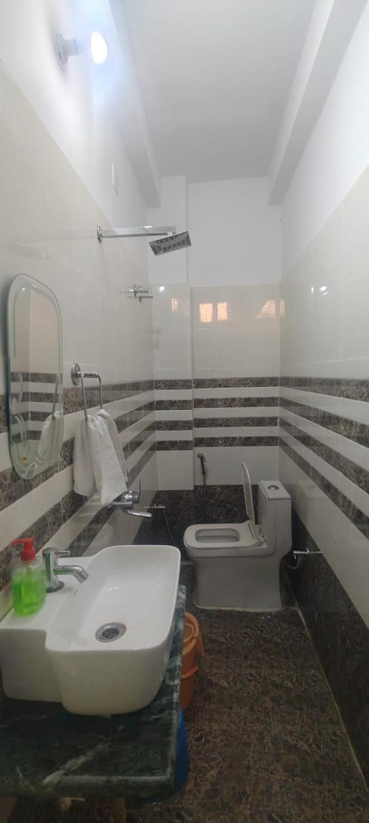 Jpm Guest House Varanasi Esterno foto