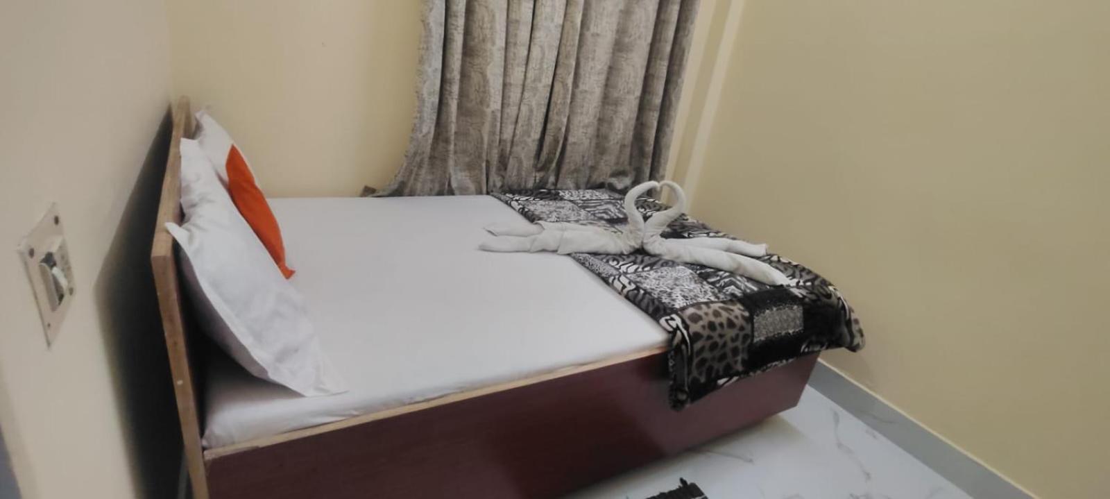 Jpm Guest House Varanasi Esterno foto